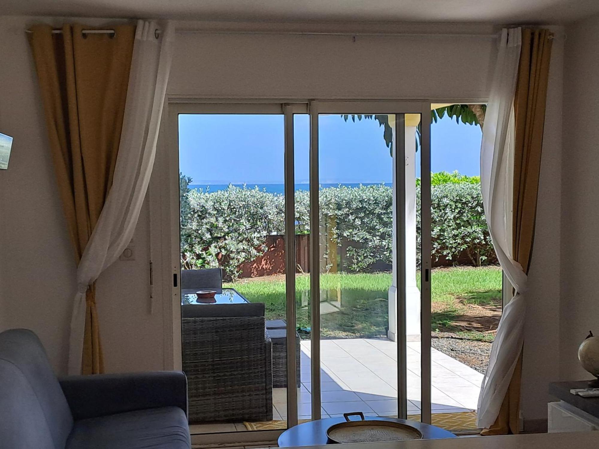 Rdc Appartement En Bord De Mer Au Son Des Vagues Le Moule Exterior photo